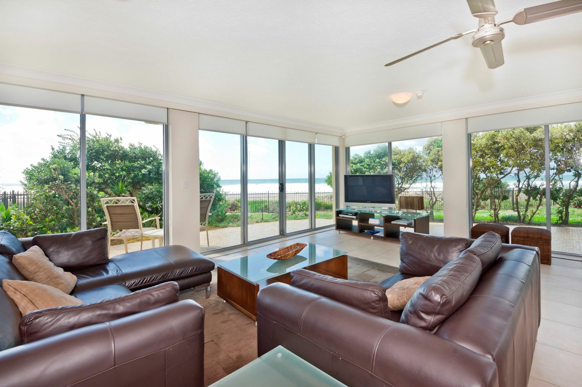 Berkeley On The Beach Gold Coast Exterior foto